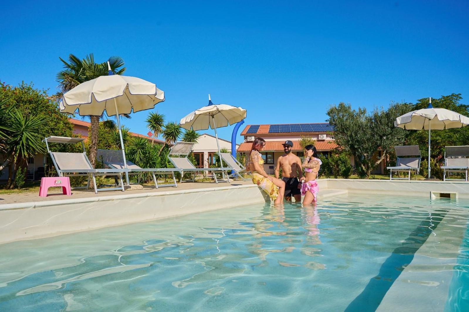 Delfino Tuscany Resort Marina di Cecina Kültér fotó